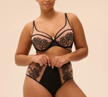 ROMANCE SIMONE PERELE