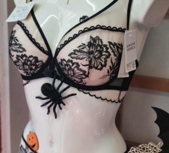 ROMANCE TATOO SIMONE PERELE